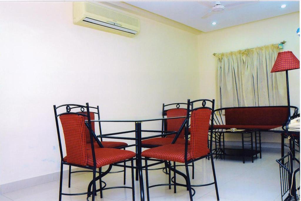Hotel Padmini Residency Hyderabad Exteriör bild