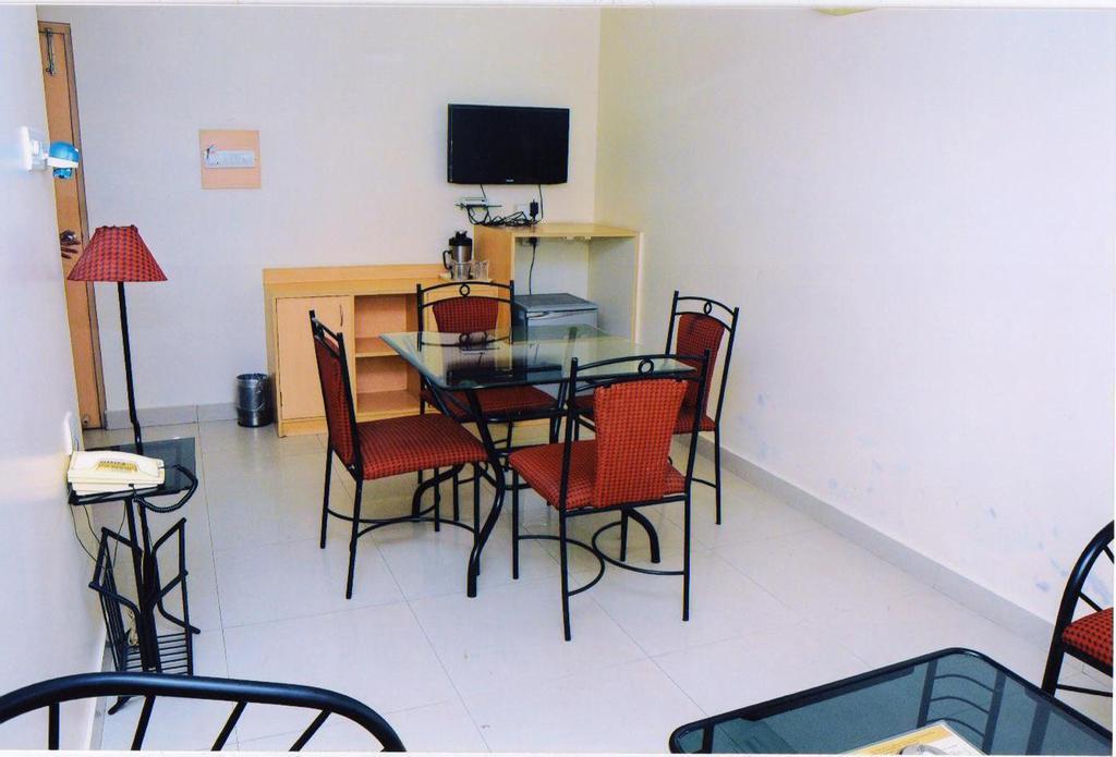 Hotel Padmini Residency Hyderabad Exteriör bild