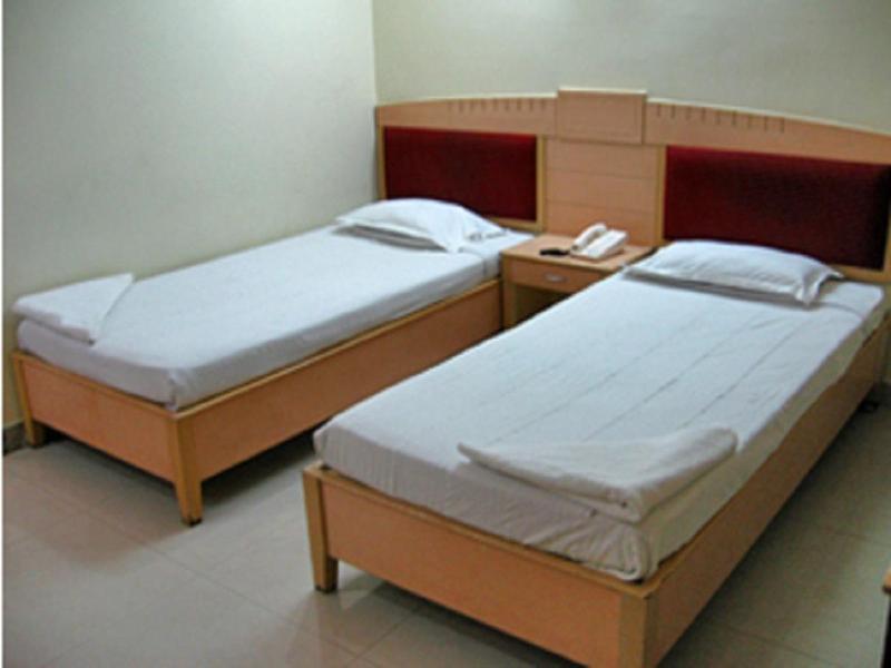 Hotel Padmini Residency Hyderabad Exteriör bild