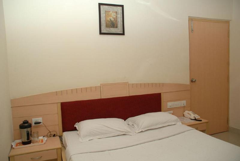 Hotel Padmini Residency Hyderabad Exteriör bild